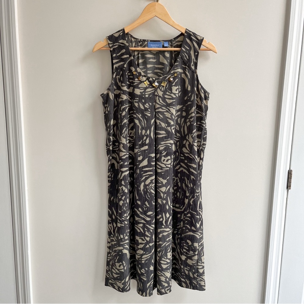 Simply Vera Wang Printed Embellished Jewel Neck Sleeveless Dress Gray Tan 12